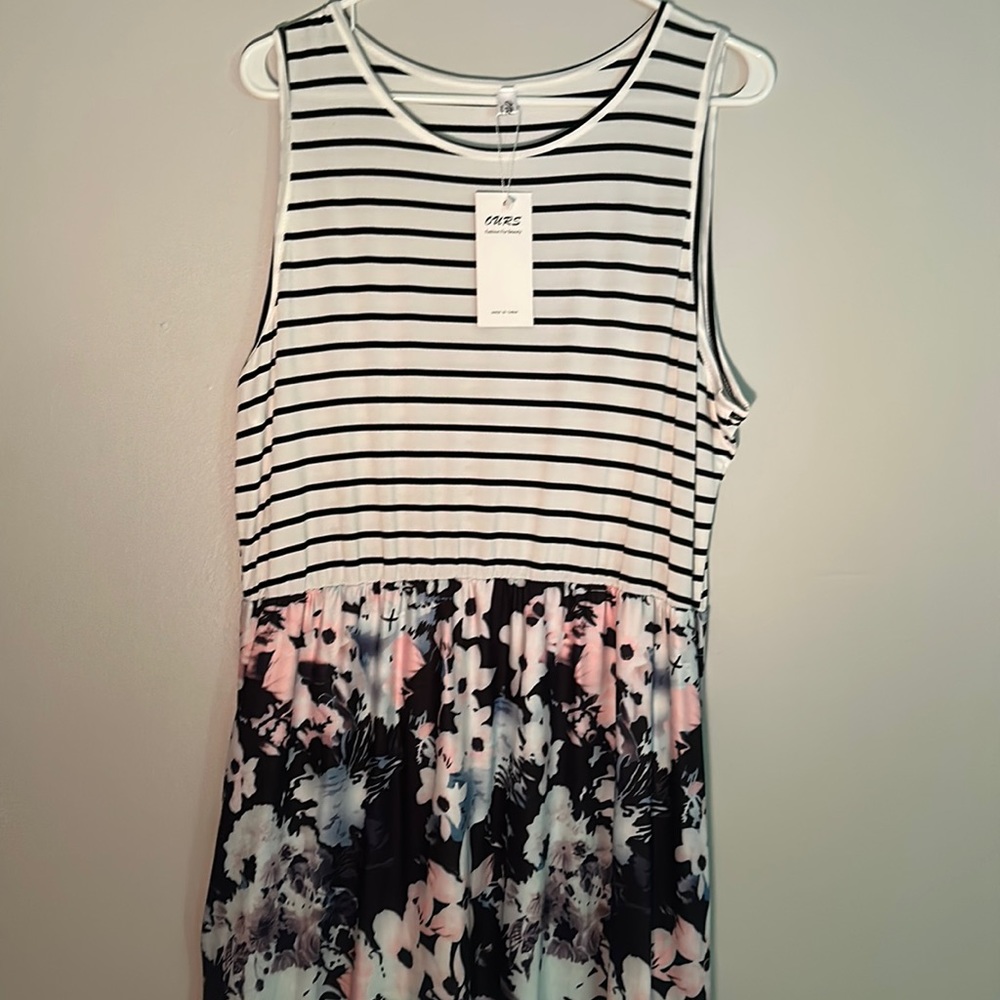 Dress with pockets